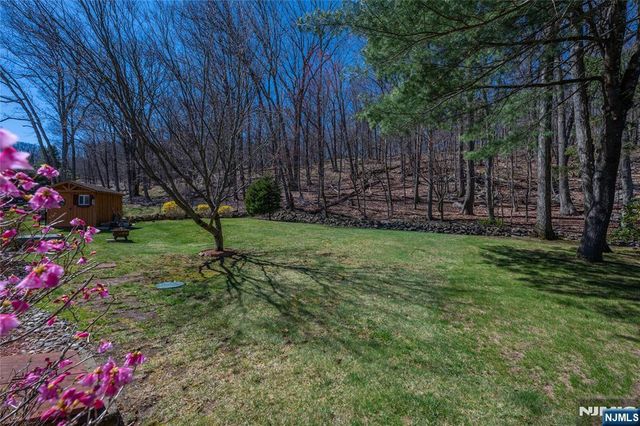 2 Upper High Crest Drive, West Milford, NJ 07480