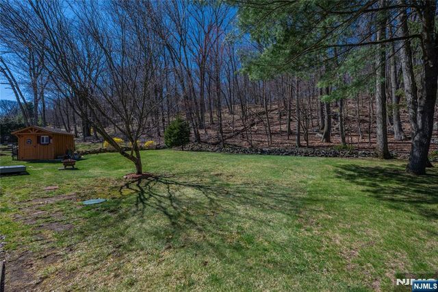 2 Upper High Crest Drive, West Milford, NJ 07480