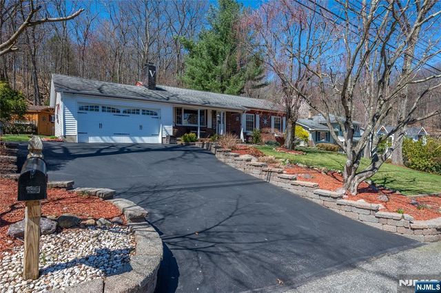 2 Upper High Crest Drive, West Milford, NJ 07480