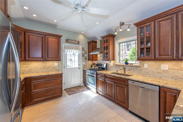 2 Upper High Crest Drive, West Milford, NJ 07480