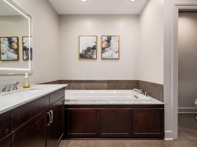 1145 N High Street, 204, Columbus, OH 43201