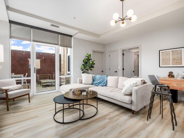 1145 N High Street, 204, Columbus, OH 43201