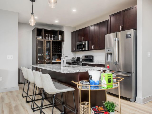1145 N High Street, 204, Columbus, OH 43201