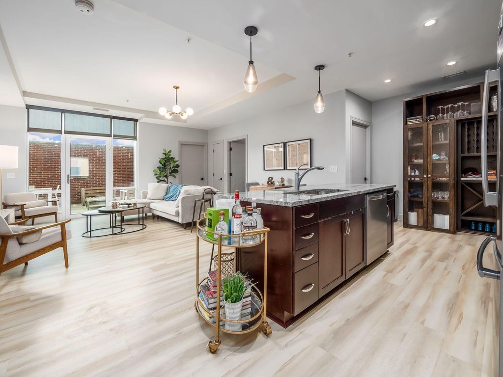 1145 N High Street, 204, Columbus, OH 43201