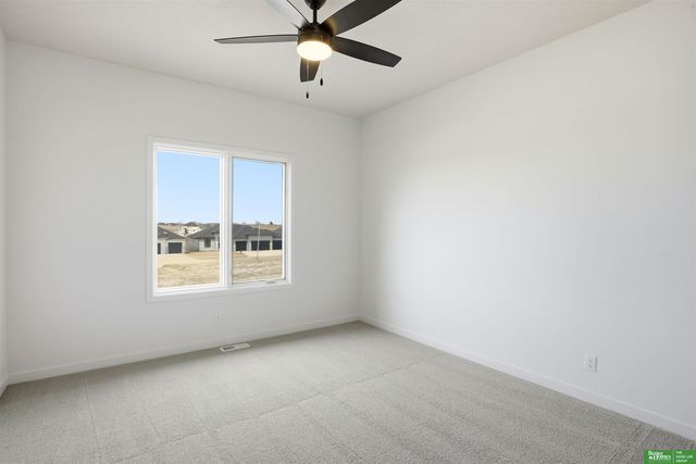 5514 N 213th Street, Elkhorn, NE 68022