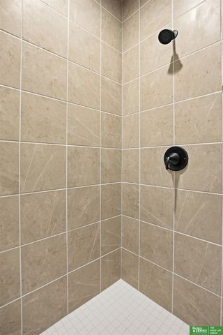 5514 N 213th Street, Elkhorn, NE 68022