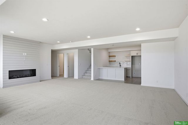 5514 N 213th Street, Elkhorn, NE 68022