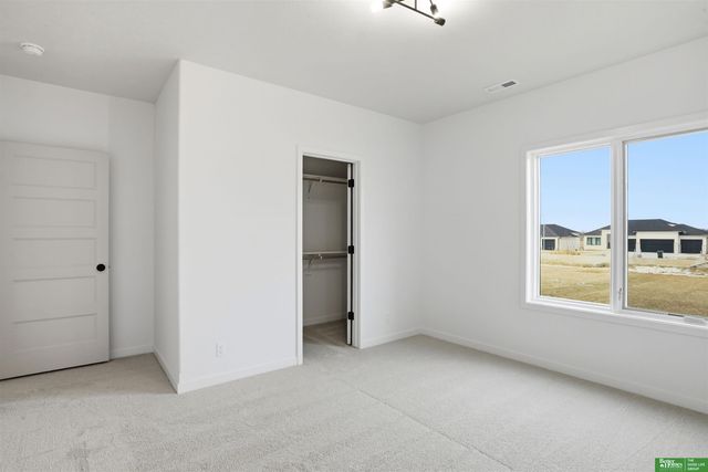 5514 N 213th Street, Elkhorn, NE 68022