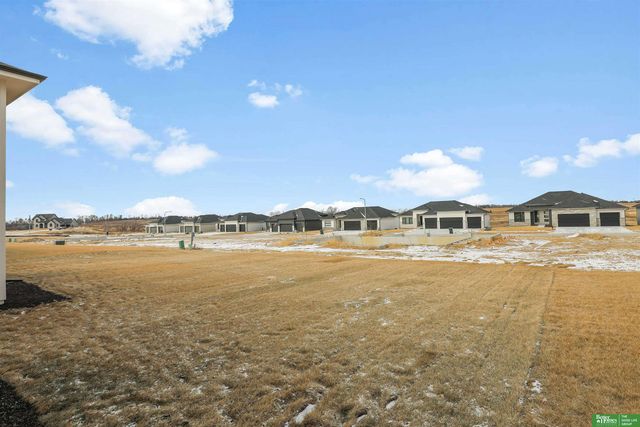 5514 N 213th Street, Elkhorn, NE 68022