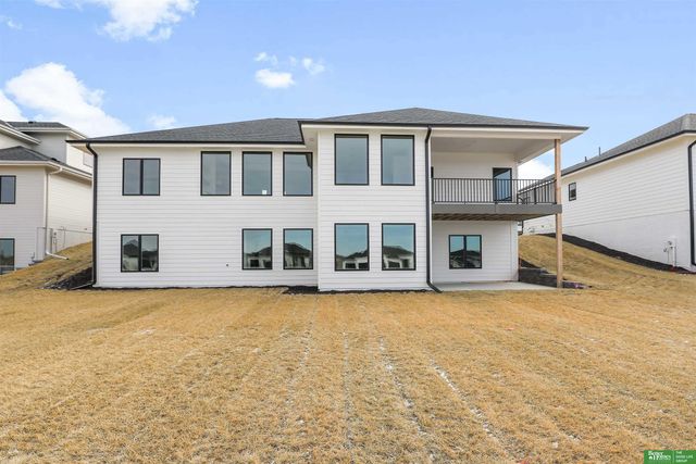 5514 N 213th Street, Elkhorn, NE 68022