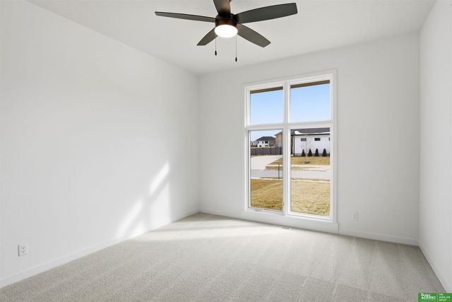 5514 N 213th Street, Elkhorn, NE 68022