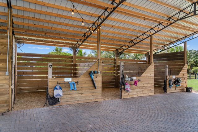 19925 Black Falcon Road, Loxahatchee, FL 33470