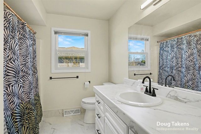 7500 Brower Lane, Jenison, MI 49428