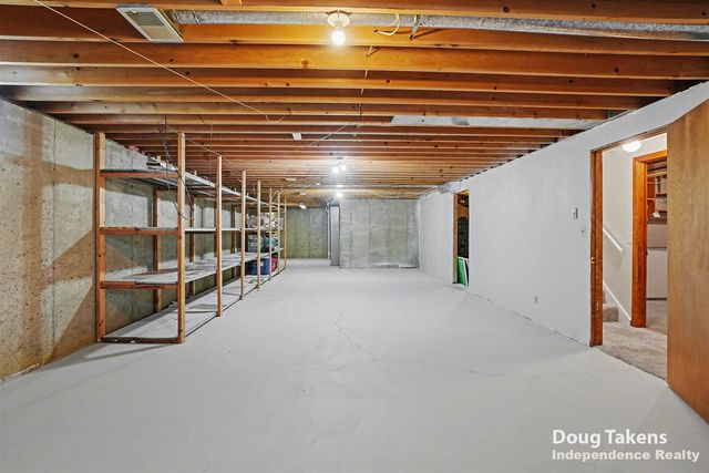 7500 Brower Lane, Jenison, MI 49428