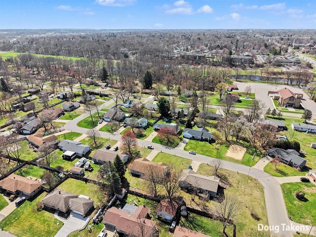 7500 Brower Lane, Jenison, MI 49428