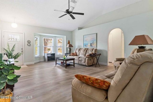 308 Tamarind Circle NW, Palm Bay, FL 32907