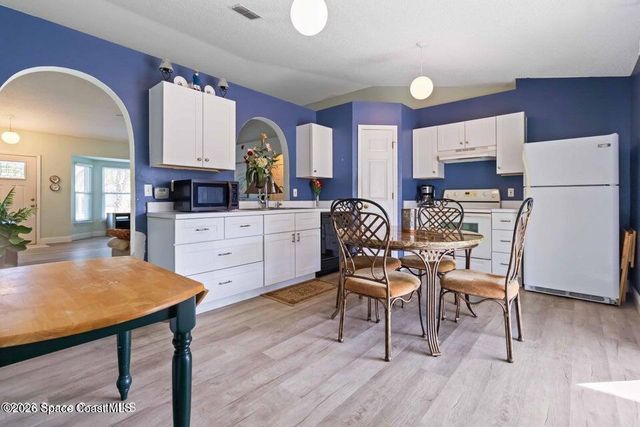 308 Tamarind Circle NW, Palm Bay, FL 32907