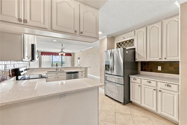 7070 KEY HAVEN ROAD 402, Seminole, FL 33777