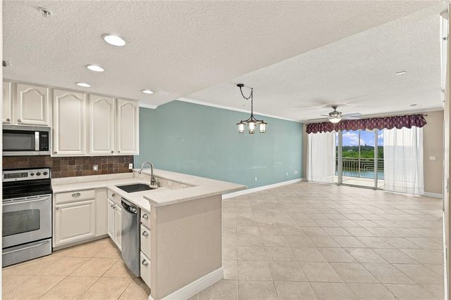 7070 KEY HAVEN ROAD 402, Seminole, FL 33777