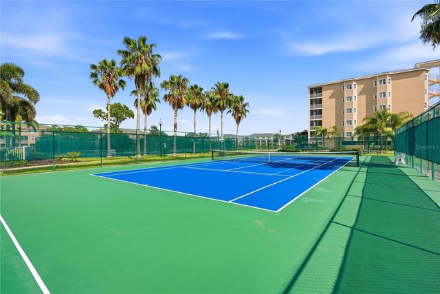 7070 KEY HAVEN ROAD 402, Seminole, FL 33777