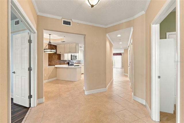 7070 KEY HAVEN ROAD 402, Seminole, FL 33777