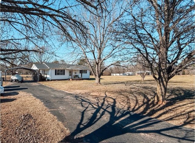 861 Rainbow Lake Road, Inman, SC 29349