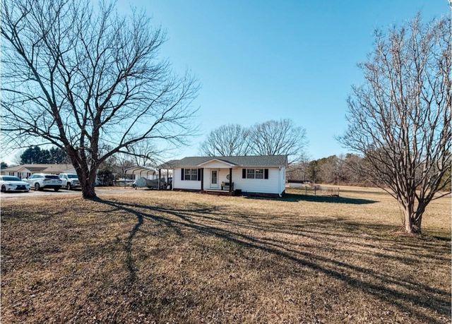 861 Rainbow Lake Road, Inman, SC 29349