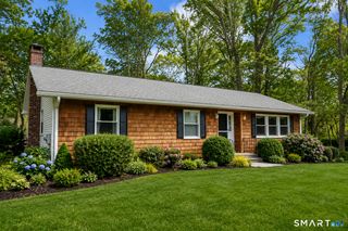 28 Meetinghouse Terrace, New Milford, CT 06776