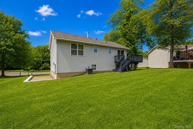 3 Stanford Court, Walden, NY 12586