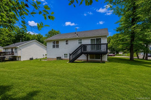 3 Stanford Court, Walden, NY 12586