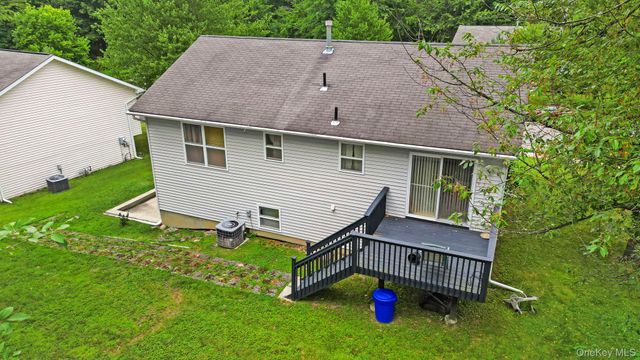 3 Stanford Court, Walden, NY 12586