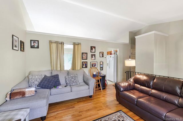 3 Stanford Court, Walden, NY 12586