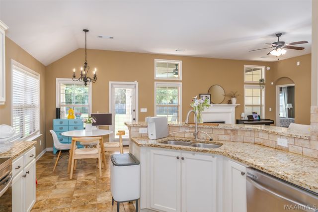 8860 PEMBERTON Park, Montgomery, AL 36117