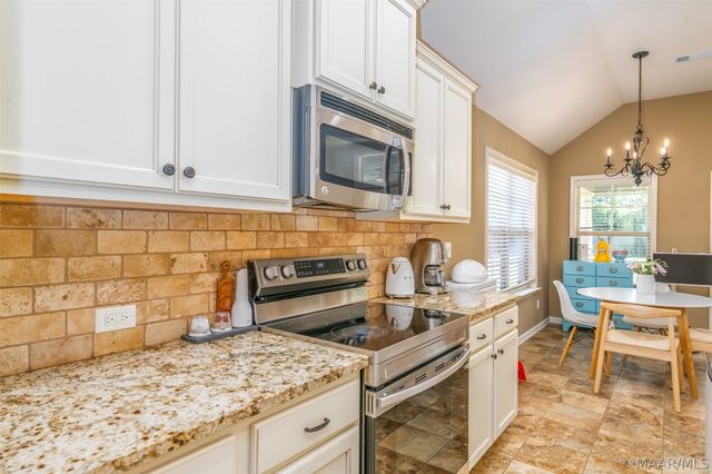8860 PEMBERTON Park, Montgomery, AL 36117