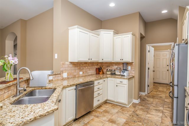8860 PEMBERTON Park, Montgomery, AL 36117