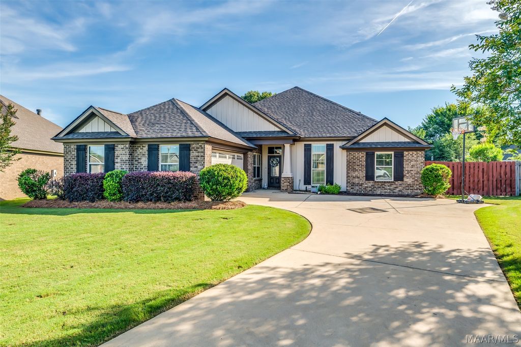 8860 PEMBERTON Park, Montgomery, AL 36117