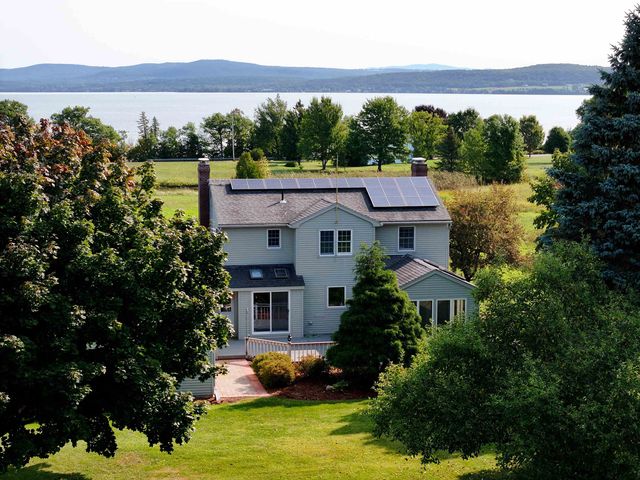 129 East Shore North, Grand Isle, VT 05458