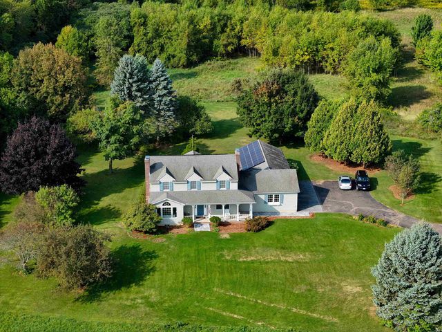 129 East Shore North, Grand Isle, VT 05458