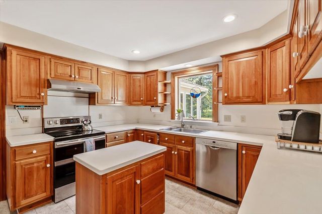 129 East Shore North, Grand Isle, VT 05458