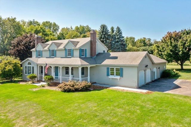 129 East Shore North, Grand Isle, VT 05458