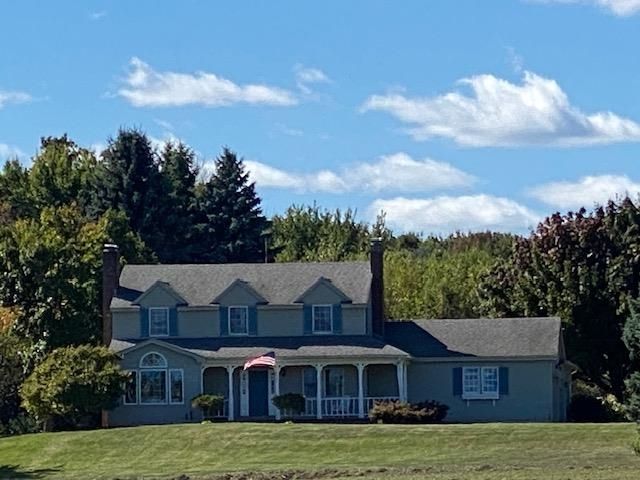 129 East Shore North, Grand Isle, VT 05458