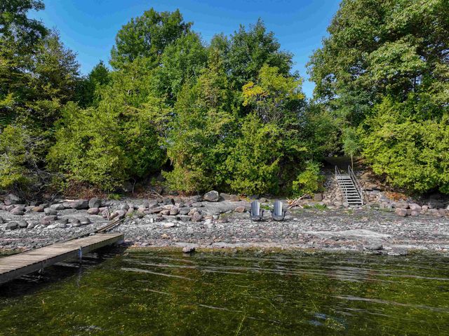 129 East Shore North, Grand Isle, VT 05458