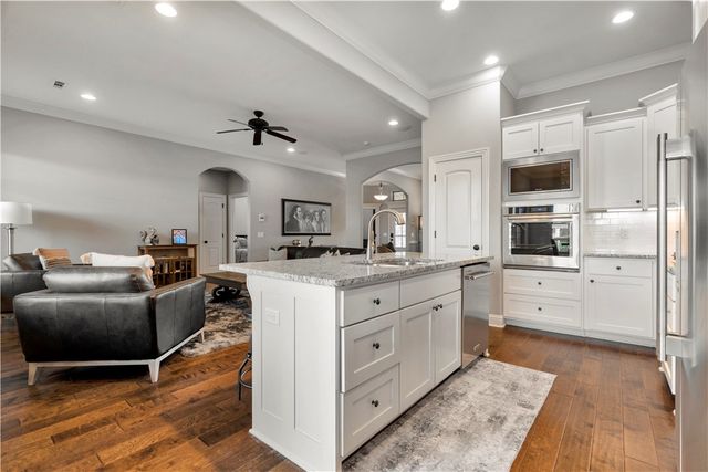 2235 Riverwater Lane, Fayetteville, AR 72703