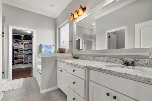 2235 Riverwater Lane, Fayetteville, AR 72703
