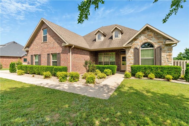 2235 Riverwater Lane, Fayetteville, AR 72703