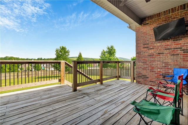2235 Riverwater Lane, Fayetteville, AR 72703