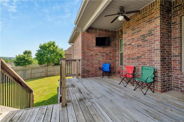 2235 Riverwater Lane, Fayetteville, AR 72703