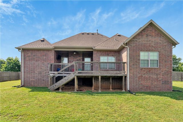 2235 Riverwater Lane, Fayetteville, AR 72703