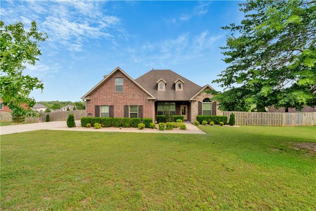 2235 Riverwater Lane, Fayetteville, AR 72703