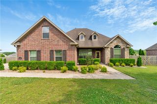2235 Riverwater Lane, Fayetteville, AR 72703